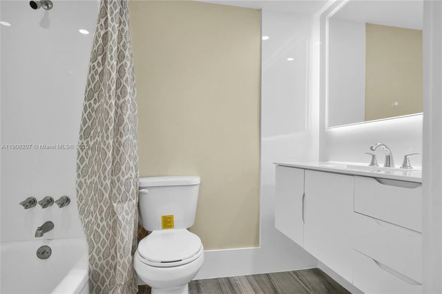 100 Ashbury Rd 103, Hollywood, FL 33024