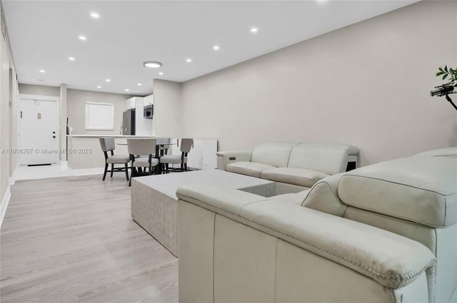 100 Ashbury Rd 103, Hollywood, FL 33024