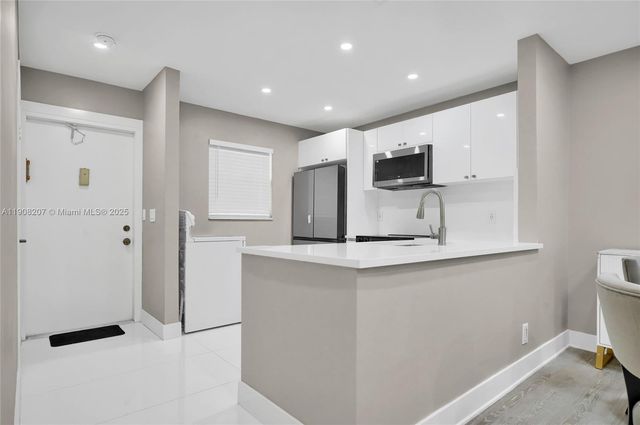 100 Ashbury Rd 103, Hollywood, FL 33024