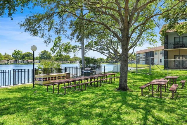 100 Ashbury Rd 103, Hollywood, FL 33024