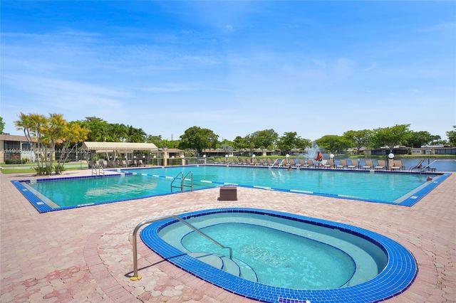 100 Ashbury Rd 103, Hollywood, FL 33024