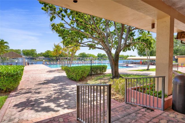 100 Ashbury Rd 103, Hollywood, FL 33024