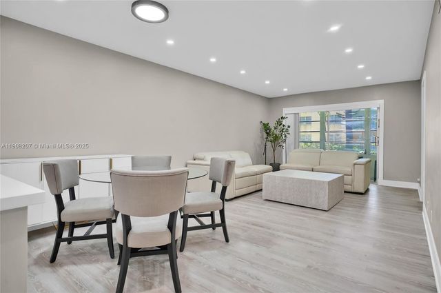 100 Ashbury Rd 103, Hollywood, FL 33024