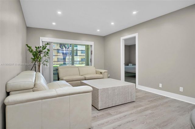 100 Ashbury Rd 103, Hollywood, FL 33024