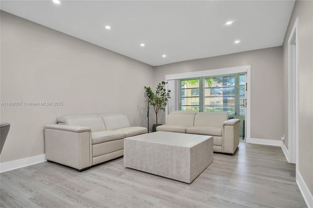 100 Ashbury Rd 103, Hollywood, FL 33024