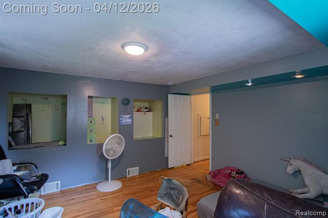 35501 Griswald Street, Clinton Township, MI 48035