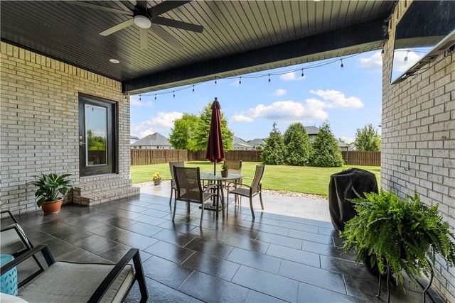 981 Osage View Drive, Bentonville, AR 72713