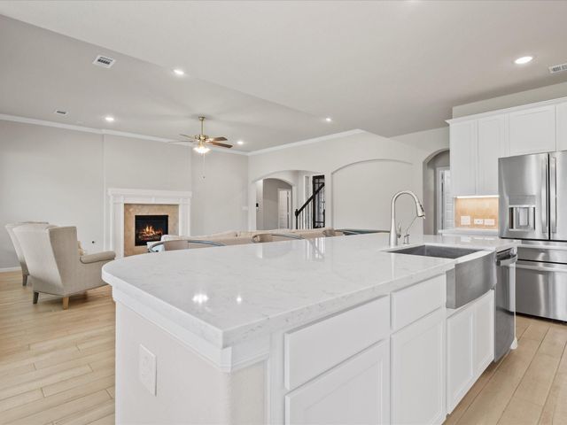 262 Peninsula Point Drive, Montgomery, TX 77356