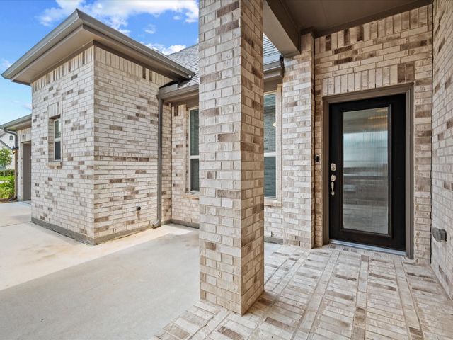 262 Peninsula Point Drive, Montgomery, TX 77356