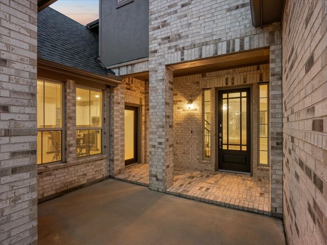 262 Peninsula Point Drive, Montgomery, TX 77356