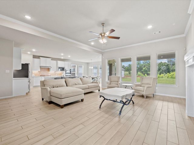 262 Peninsula Point Drive, Montgomery, TX 77356