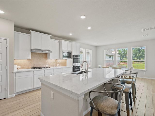 262 Peninsula Point Drive, Montgomery, TX 77356