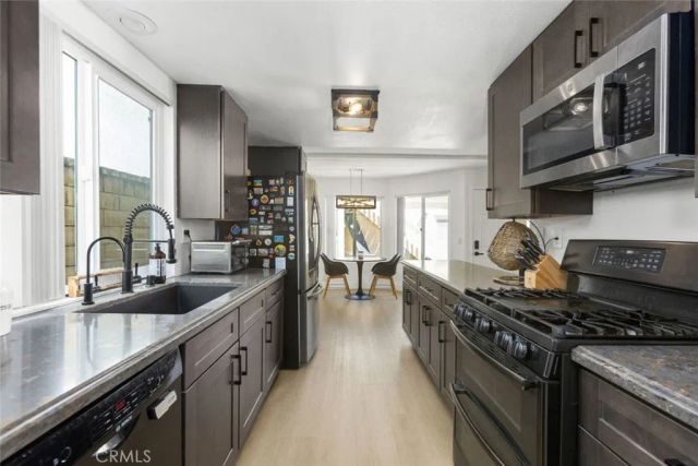 222 17th Street, Huntington Beach, CA 92648