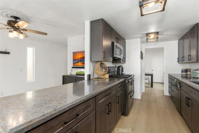 222 17th Street, Huntington Beach, CA 92648