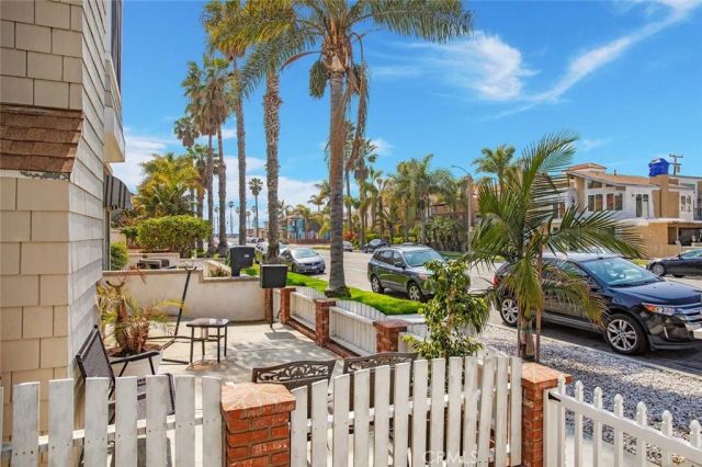 222 17th Street, Huntington Beach, CA 92648