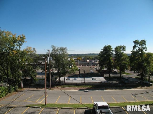 500 NE MADISON Avenue, Peoria, IL 61603