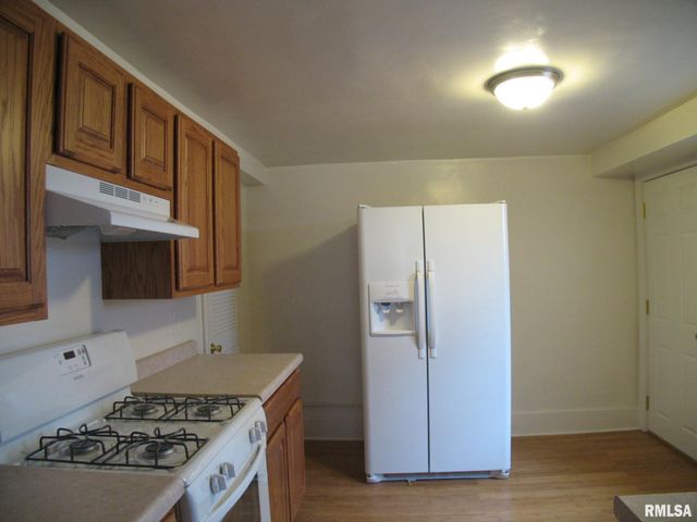 500 NE MADISON Avenue, Peoria, IL 61603