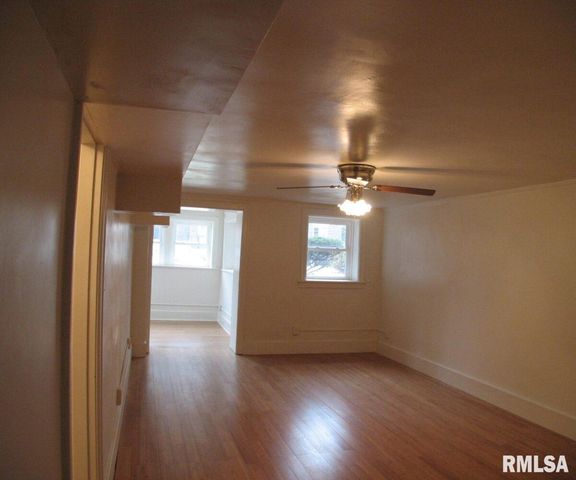 500 NE MADISON Avenue, Peoria, IL 61603