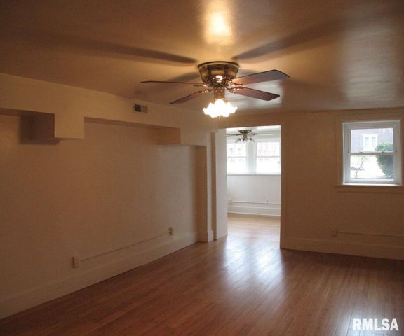 500 NE MADISON Avenue, Peoria, IL 61603