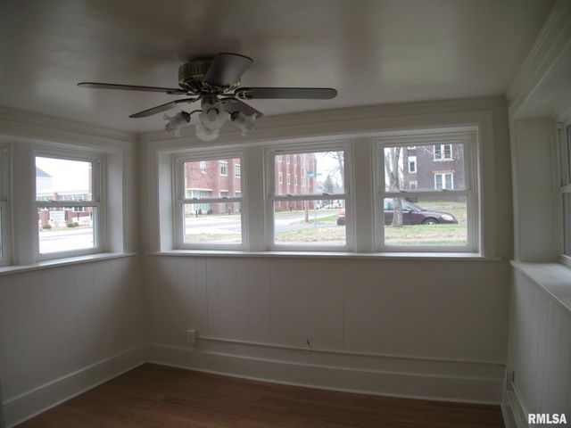 500 NE MADISON Avenue, Peoria, IL 61603