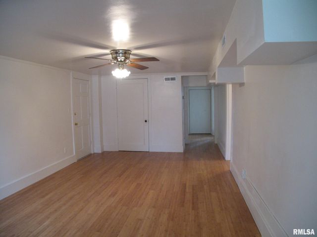 500 NE MADISON Avenue, Peoria, IL 61603