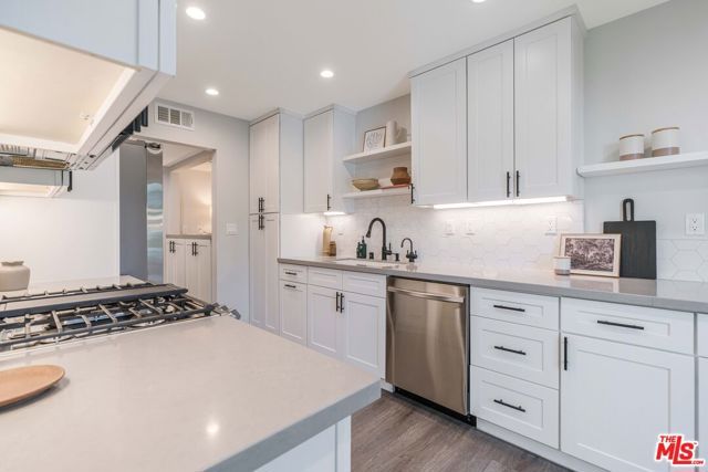 930 California Avenue 201, Santa Monica, CA 90403