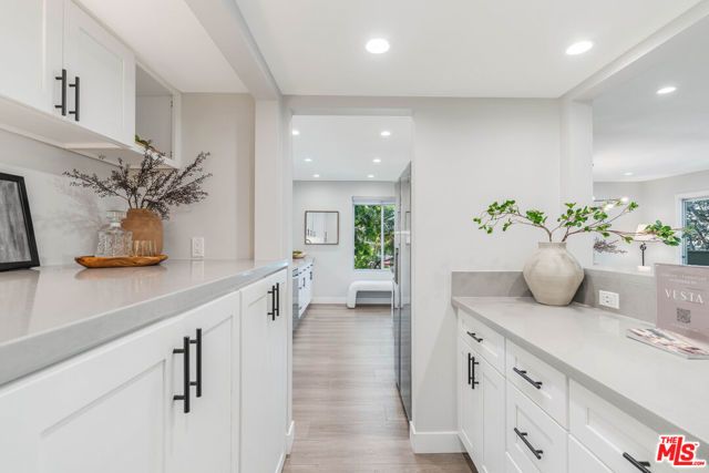 930 California Avenue 201, Santa Monica, CA 90403