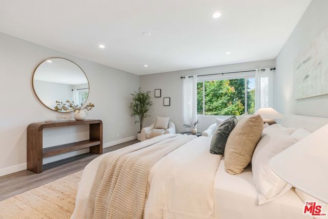 930 California Avenue 201, Santa Monica, CA 90403