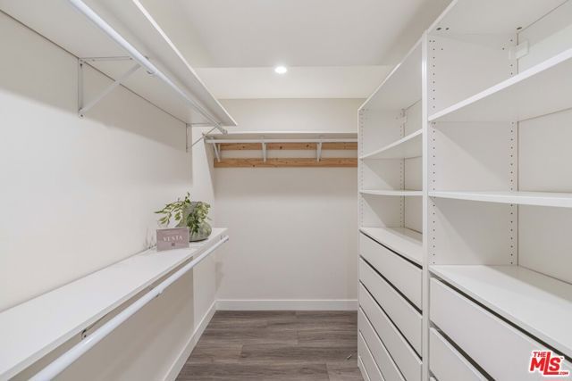 930 California Avenue 201, Santa Monica, CA 90403