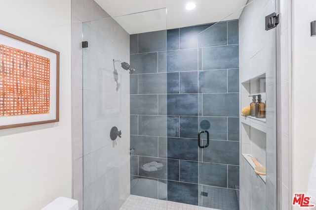 930 California Avenue 201, Santa Monica, CA 90403