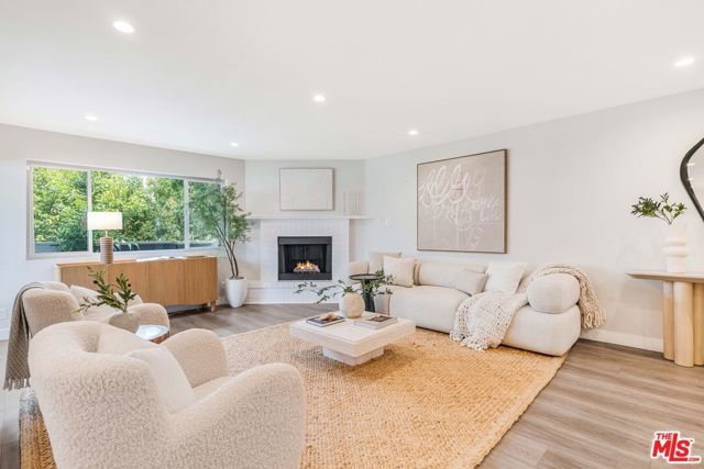 930 California Avenue 201, Santa Monica, CA 90403