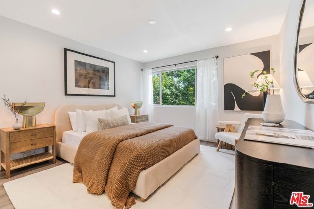 930 California Avenue 201, Santa Monica, CA 90403