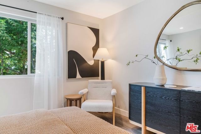 930 California Avenue 201, Santa Monica, CA 90403