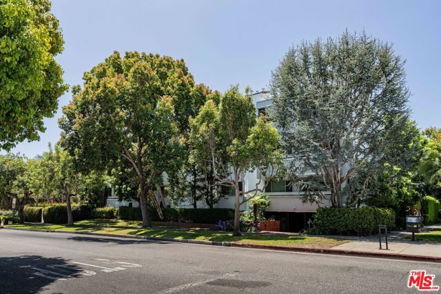 930 California Avenue 201, Santa Monica, CA 90403