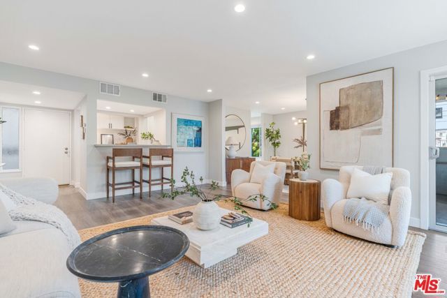 930 California Avenue 201, Santa Monica, CA 90403