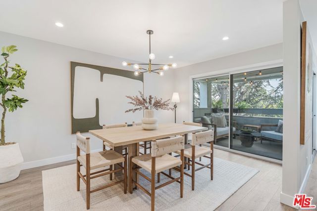 930 California Avenue 201, Santa Monica, CA 90403