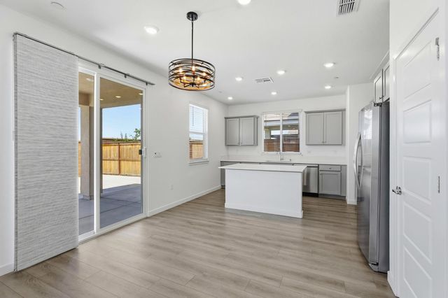 3631 Miraleste Way, Sacramento, CA 95835