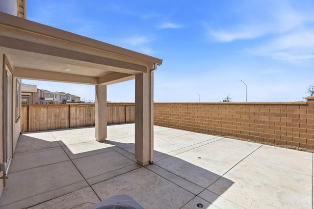 3631 Miraleste Way, Sacramento, CA 95835