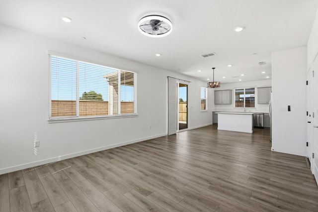 3631 Miraleste Way, Sacramento, CA 95835