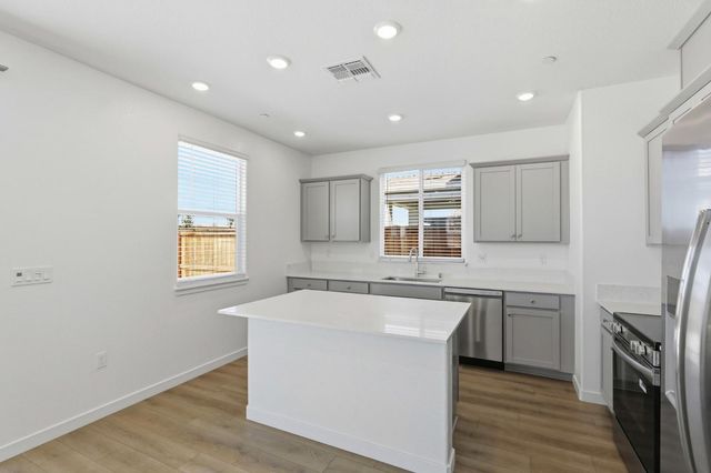 3631 Miraleste Way, Sacramento, CA 95835