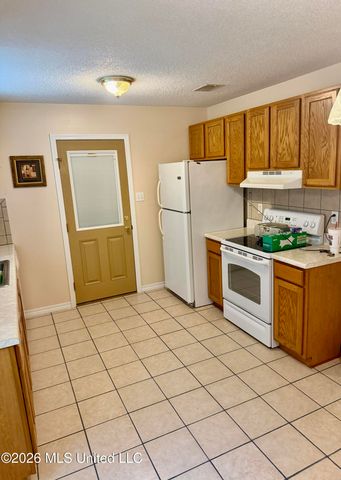 1333 Oak Street, Ocean Springs, MS 39564