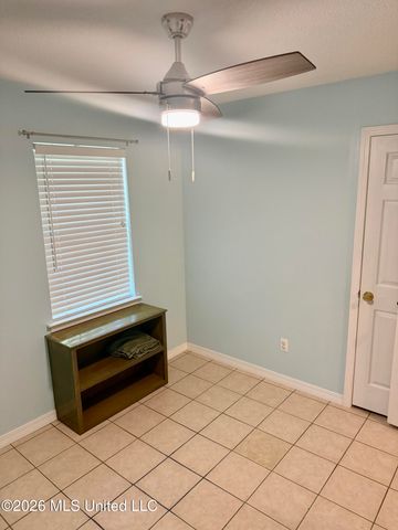 1333 Oak Street, Ocean Springs, MS 39564