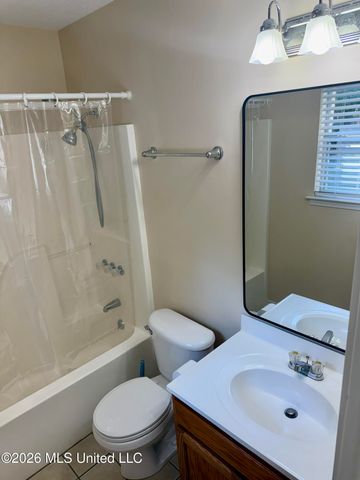 1333 Oak Street, Ocean Springs, MS 39564