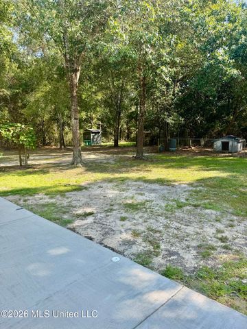 1333 Oak Street, Ocean Springs, MS 39564
