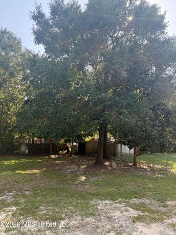 1333 Oak Street, Ocean Springs, MS 39564