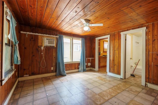 10704 N ANNETTE AVENUE, Tampa, FL 33612