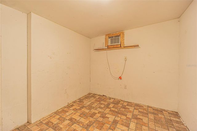 10704 N ANNETTE AVENUE, Tampa, FL 33612