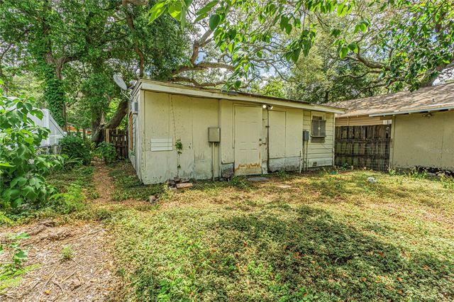 10704 N ANNETTE AVENUE, Tampa, FL 33612