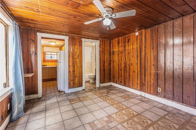 10704 N ANNETTE AVENUE, Tampa, FL 33612