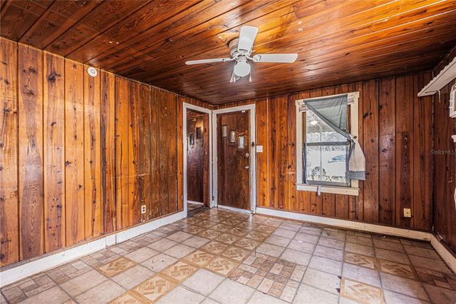 10704 N ANNETTE AVENUE, Tampa, FL 33612